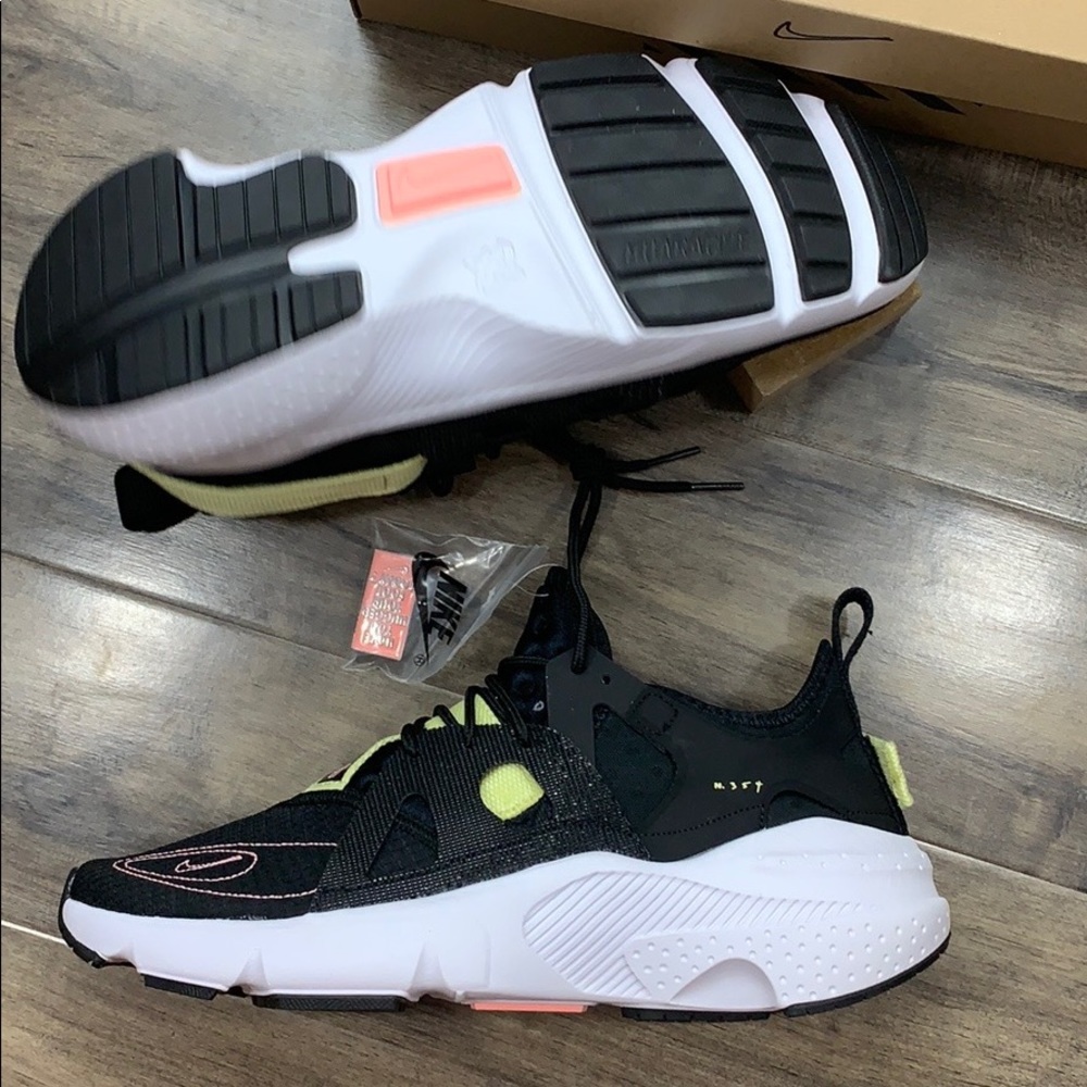 NIKE HUARACHE-TYPE black/pink TNT-black-zinnia - Picture 9 of 16